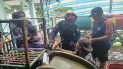 Damkar Cilacap Evakuasi Kaki Bocah Terperosok Perosotan Sekolah