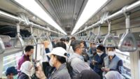 Agar Perjalanan Lebih Nyaman, Ini Tips Menggunakan LRT Jabodebek Saat Jam Sibuk