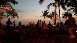 Anatomi Kuliner Seminyak: Polarisasi Tiga Stratum Ekonomi dalam Satu Koridor Jalan