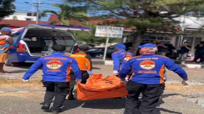 Tim SAR Gabungan berhasil temukan jasad pria yang dikabarkan hilang di Pantai Bunton Adipala Cilacap