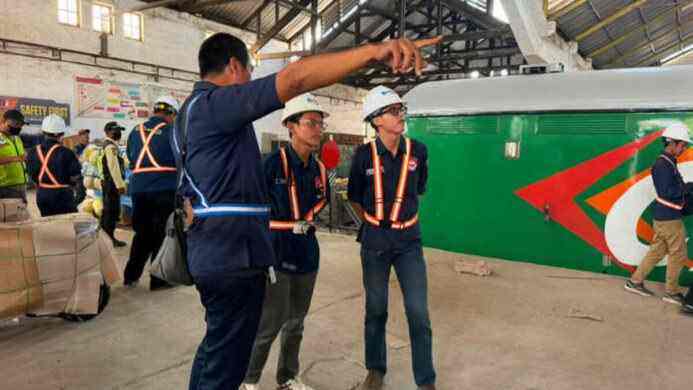 Kunjungan Edukatif dari Komunitas Edan Sepur Jakarta di Area Operasional Jakarta Gudang