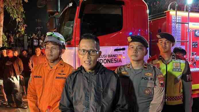 Polresta Cilacap Kerahkan Water Canon dan Tim Inafis Tangani Kebakaran di Bengkel Motor