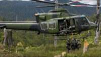 Di Tengah Ancaman Konflik, 11 Prajurit Koops TNI Habema Evakuasi Warga Ugimba dengan Dua Helikopter