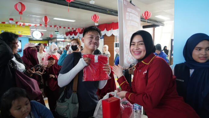 HUT ke 81 RI Makin Semarak LRT Jabodebek Meriahkan bersama Pengguna