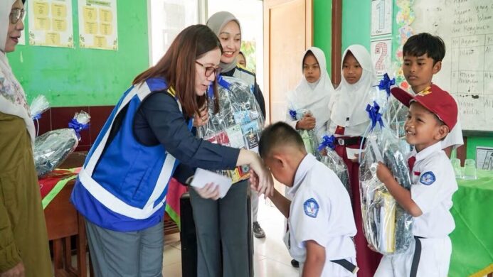 Dukung Pendidikan dan Semangat Belajar Anak PT Jasamarga Tollroad Maintenance Salurkan Bantuan Tang (2)