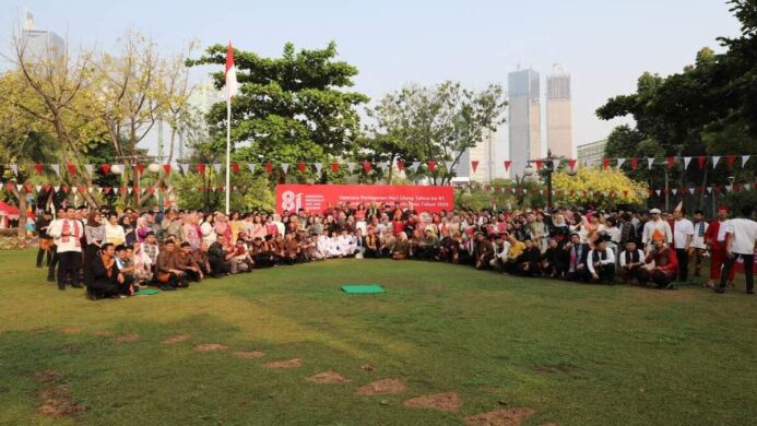 Semarak Kemerdekaan Pekerja BRI Region 6 Tampil dalam Balutan Baju Adat dan Wastra Nusantara (2)