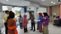 Semarak Hari Pelanggan Nasional, BRI BO Tanjung Priok Sambut Nasabah Hangat Berwastra