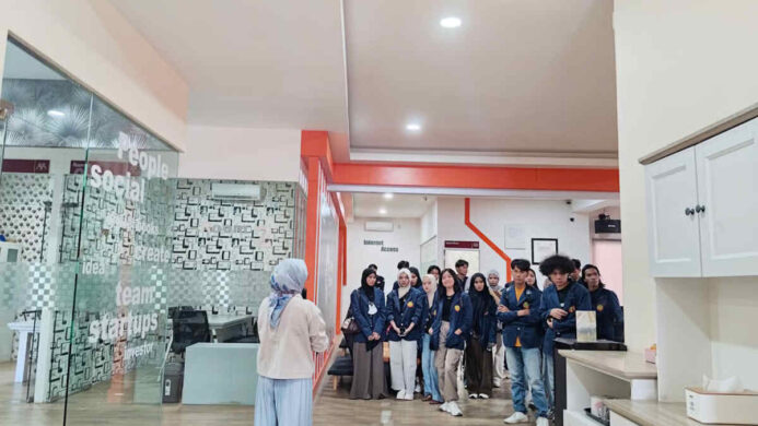 FIKOM UNASMAN Perkuat Kompetensi Mahasiswa Melalui Studi Banding Telkom AI Center