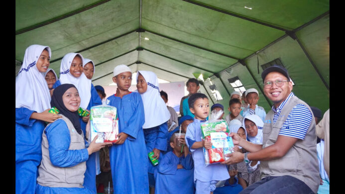 PT Etos Kreatif Indonesia dan Yayasan Rintisan Amal Bunda Turun Langsung ke NTT Salurkan Makanan Layanan Kesehatan hingga Dukungan Psikososial