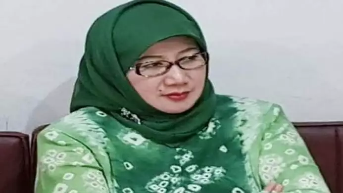 Almarhumah Reni Marlinawati