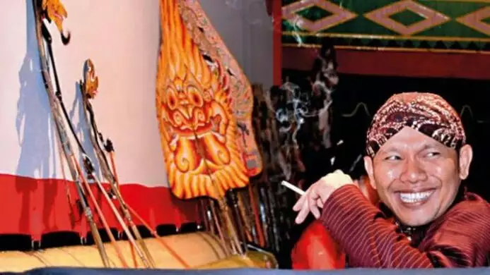 Dalang wayang Kulit Ki Seno Nugroho