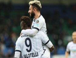 Mario Balotelli Cetak Goal Berkelas di Adana Demirspor