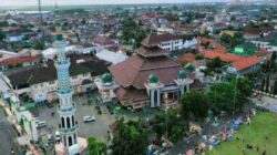 Dibangun 2 Abad yang lalu, Ternyata Masjid Agung Darussalam Cilacap Dibuat oleh Keturunan Sunan Kalijaga