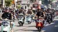 Rombongan Club Vespa Polda Jateng “PoliceScoot” Meluncur ke Lereng Merbabu Giat Baksos