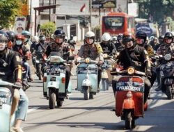 Rombongan Club Vespa Polda Jateng “PoliceScoot” Meluncur ke Lereng Merbabu Giat Baksos
