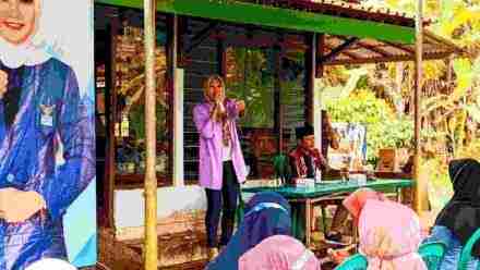 Jemput Bola, Masa Reses Anggota DPRD Cilacap Amelia Rizqi Priyantiaz Berkunjung Ke Pelosok Desa
