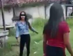 Remaja Putri Asal Cilacap Viral Lantaran Lakukan Bullying atau Perundungan