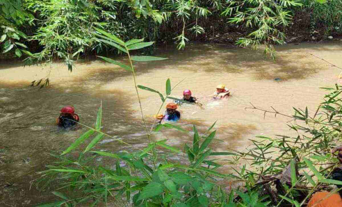 Tim SAR Gabungan evakuasi Balita berusia 2 tahun yang tenggelam di Saluran Irigasi Pekaja Kalibagor Banyumas