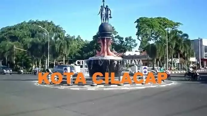 alun alun kota cilacap tugu tani