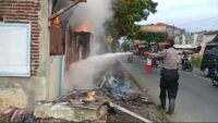 Diduga Kompor Lupa Dimatikan, Sebuah Warung Makan di Padamara Purbalingga Terbakar