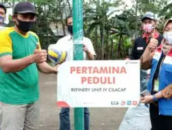 Peralatan Olahraga Diberikan Pertamina Cilacap untuk Warga Sekitar Donan
