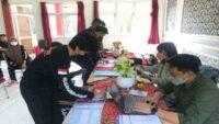 BRI CABANG CILACAP MEMBANTU PEMBUATAN M-BANKING ALUMNI POLTEKIP ANGKATAN 52 DI BAPAS NUSAKAMBANGAN