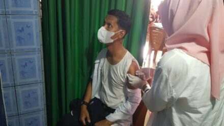 Cegah Gejala Berat Varian Covid, Bapas Nusakambangan Vaksin Booster Pegawainya