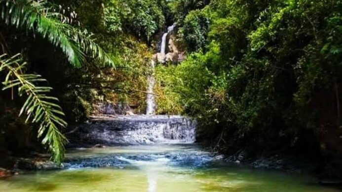 curant penganten waterfall tourism in karangpucung cilacap