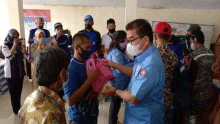 Peduli Warga Terdampak Kebakaran Kilang Cilacap, Kemensos Salurkan Bantuan