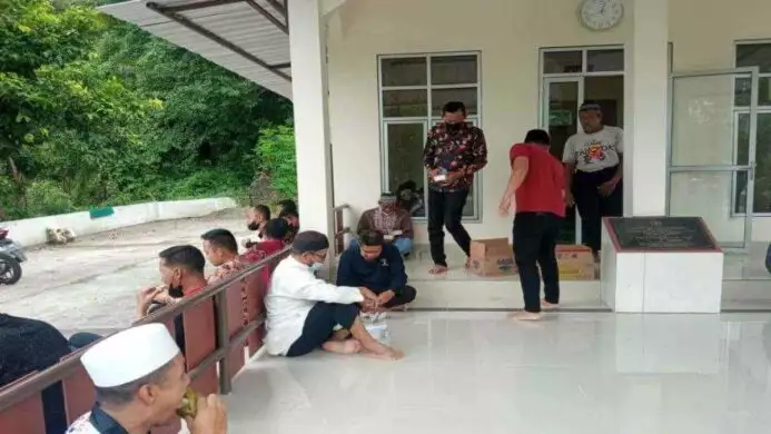jumat barokah bapas nusakambangan sisihkan rezeki untuk berbagi