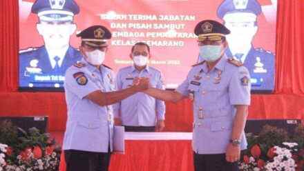 Kakanwil Kemenkumham Jateng memimpin jalannya Serah Terima Jabatan Kepala Lembaga Pemasyarakatan Kelas I Semarang
