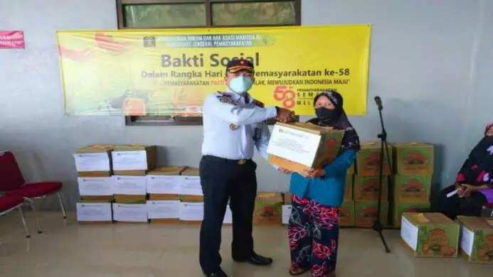 kalapas se nusakambangan dan cilacap gelar bakti sosial