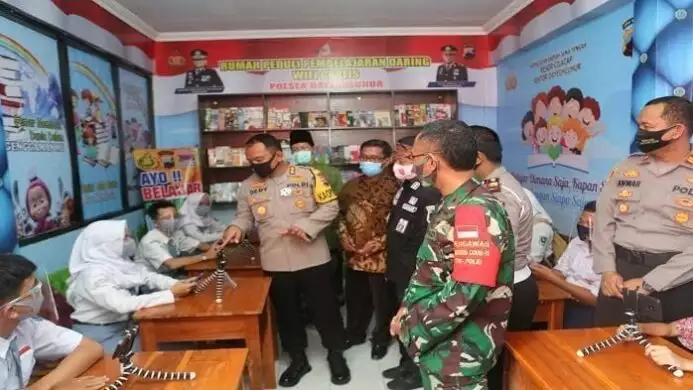 kapolres cilacap launching rumah wifi gratis di dayeuhluhur
