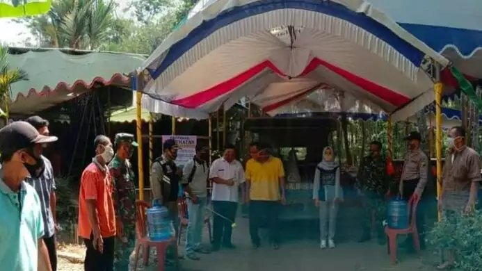 koramil 05 nusawungu Polsek Nusawungu dan Satgas Covid 19 datangi Rumah Jasmin