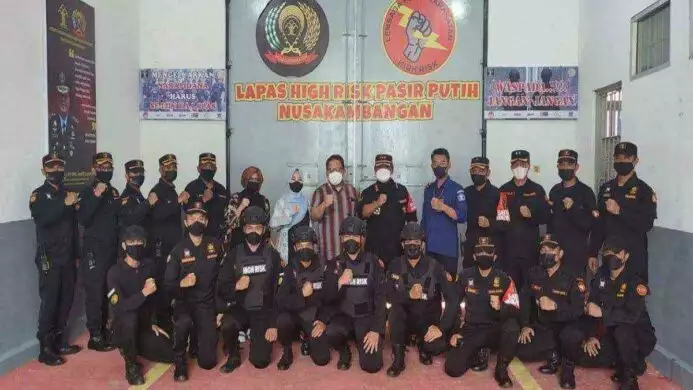lapas high risk pasir putih dikunjungi direktur ti dan kerja sama beserta departemen kriminologi ui