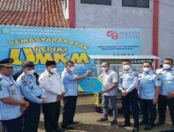 Lapas HR Karanganyar Nusakambangan beserta Seluruh UPT se-Nusakambangan Cilacap berikan Bantuan Gerobak Usaha