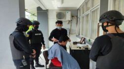 Meningkatkan Pelayanan Publik, Lapas High Risk Pasir Putih Nusakambangan Fasilitasi Potong Rambut Warga Binaan secara Gratis