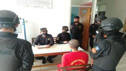 NAPI TERORIS TAHU TATA TERTIB LAPAS HIGH RISK PASIR PUTIH NUSAKAMBANGAN