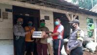 Polres Batang Bagikan Paket Sembako untuk Kaum Duafa