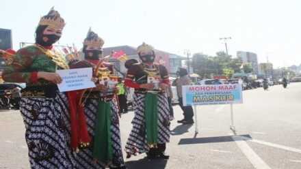 Penampilan Cantik Polwan Polres Tegal Berdandan Ala Pewayangan Sosialisasikan Protokol Kesehatan