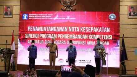 Sinergi Program Pengembangan Kompetensi ASN, Kemenkumham dan Pemprov Jawa Tengah Tandatangani Nota Kesepakatan