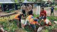 Nah kan, Mawinan Nggak Pakai Masker, Warga di Kendal ini Disuruh Bersihkan Gorong-Gorong
