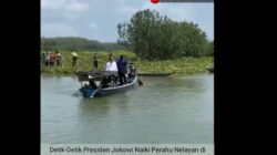 Video Detik-detik Presiden Jokowi Menaiki Perahu Rakyat dan Sapa Warga